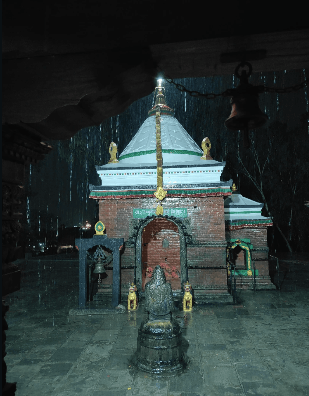 Portrait Bisnubir Temple